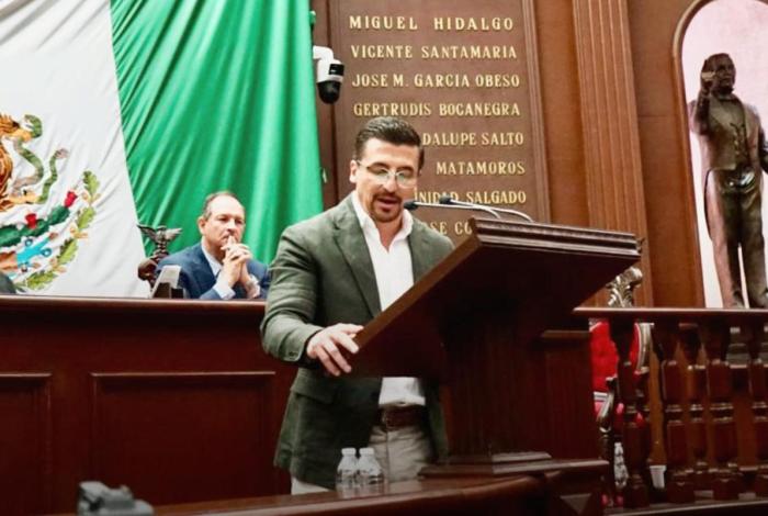 Toño Mendoza impulsa reforma para regular plataformas tecnológicas de alojamiento turístico eventual