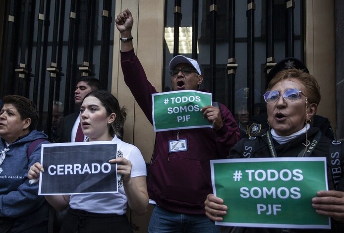 Trabajadores bloquean accesos a la SCJN en protesta contra reforma judicial