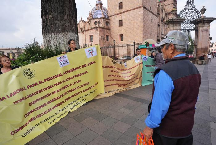 Trabajadores del Cedart se movilizan en Morelia, en jornada de alcance nacional