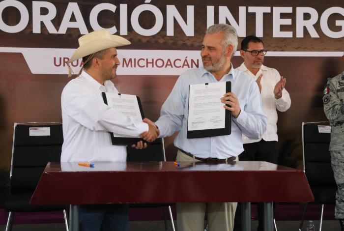 Trabajemos con la ley en la mano, pide Bedolla a Carlos Manzo