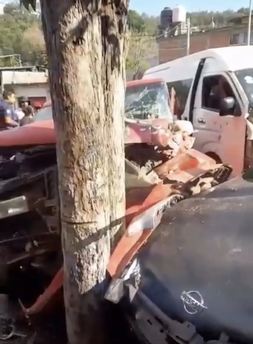 ¡Tragedia en Salvador Escalante! Combi se queda sin frenos y deja 12 lesionados