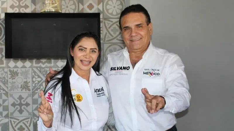 Traicionera se escribe con A