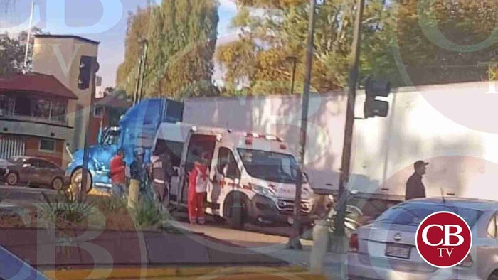 Tráiler deja herido a motociclista en Morelia