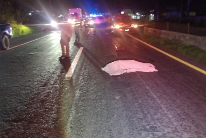 Transeúnte mu3r3 atr0pell4do en Tarímbaro