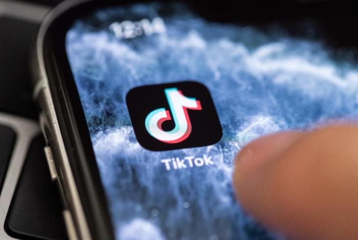Tras 6 años de conflicto con EUA, TikTok vende vende acciones; Trump se atribuye mérito