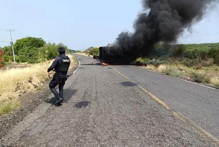 Tras bloqueos y quema de vehículos, SSP despliega operativos en Tingüindín y Buenavista