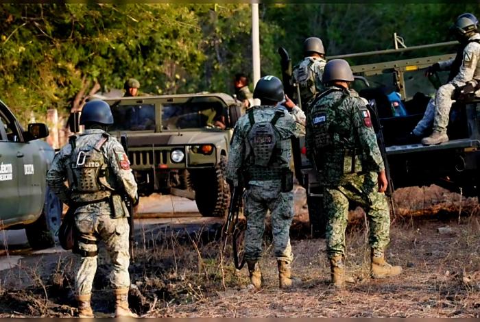 Tres militares heridos tras estallido de mina improvisada en Apatzingán