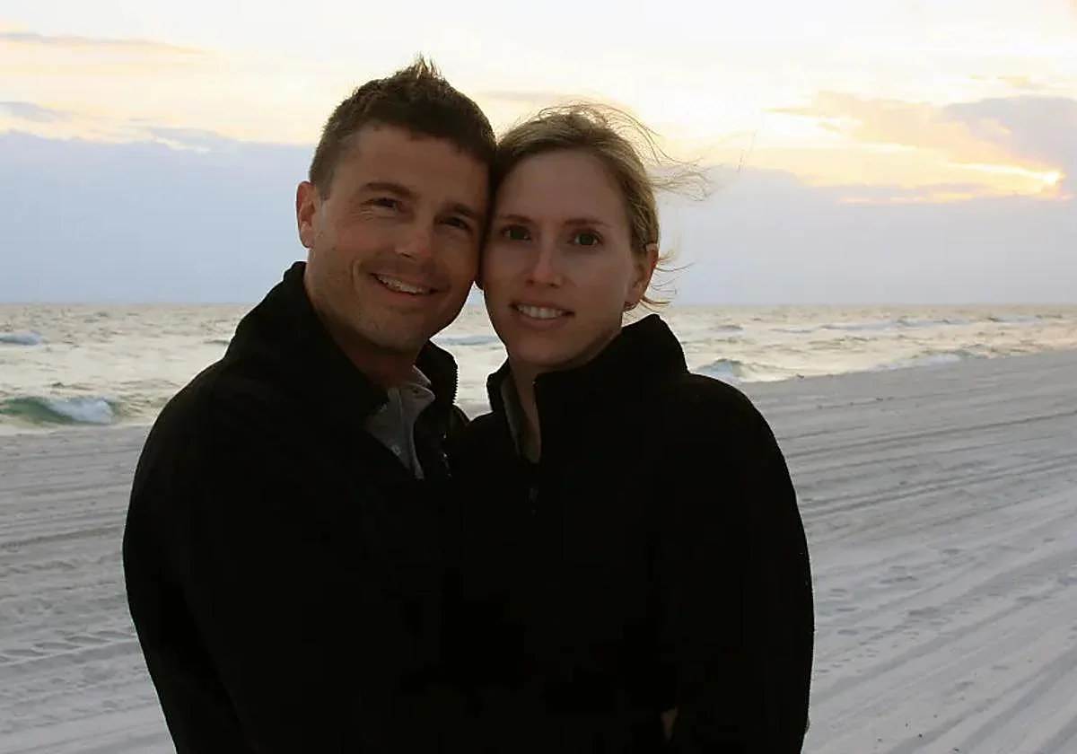 Tripulación de Artemis II nombra cráter lunar en honor a la esposa fallecida de su comandante