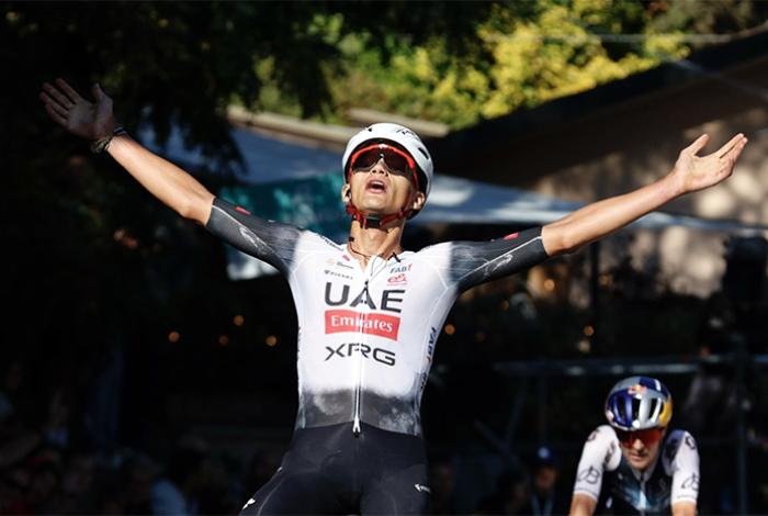¡Triunfo histórico! El mexicano Isaac del Toro gana el Giro de Emilia, Italia, su decimocuarta victoria del año