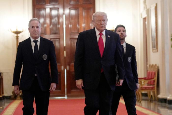 Trump asegura que el Gobierno de Cuba "va a caer muy pronto"