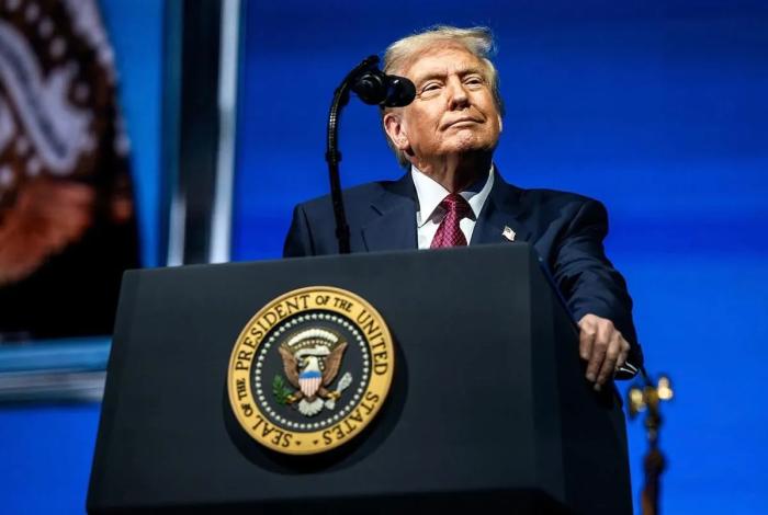 Trump considera ampliar operaciones militares antidrogas en México y Colombia