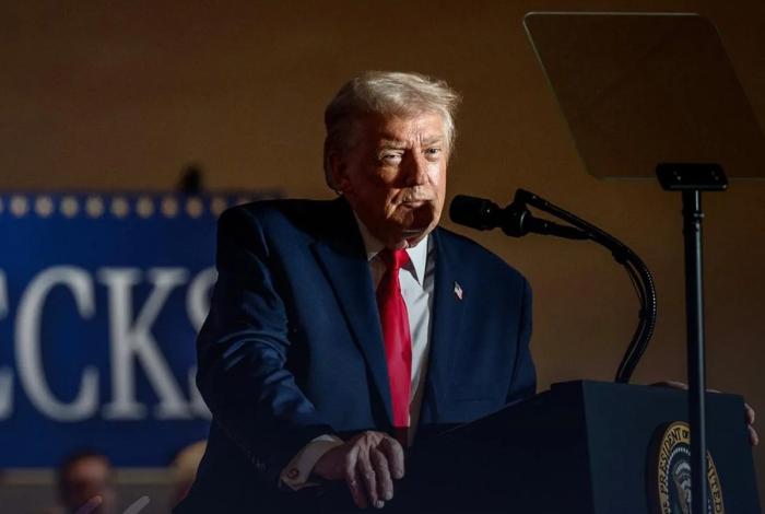 Trump exige a México resolver problema de agua en la frontera