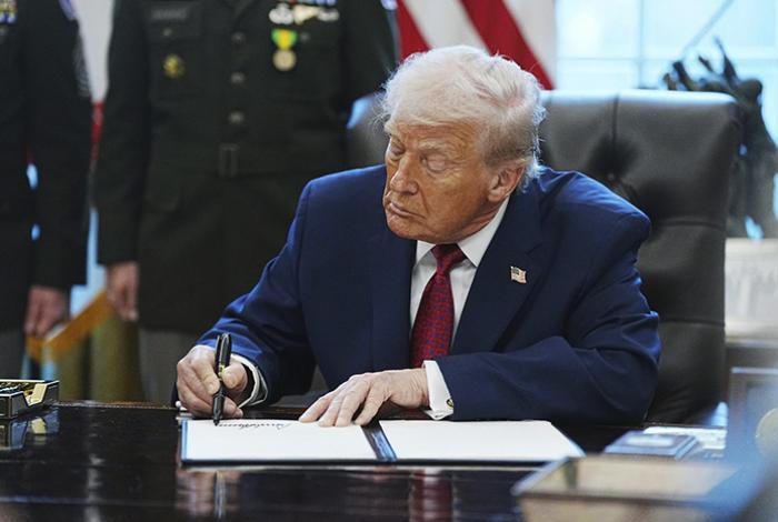 Trump insiste que petroleras invertirán 100 mil millones de dólares en Venezuela
