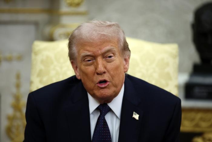 Trump insiste que Sheinbaum “no debería haber rechazado” su “ayuda” contra los carteles