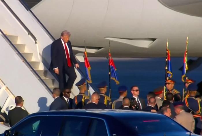 Trump llega a Egipto para copresidir la firma del fin de 2 años de guerra en Gaza