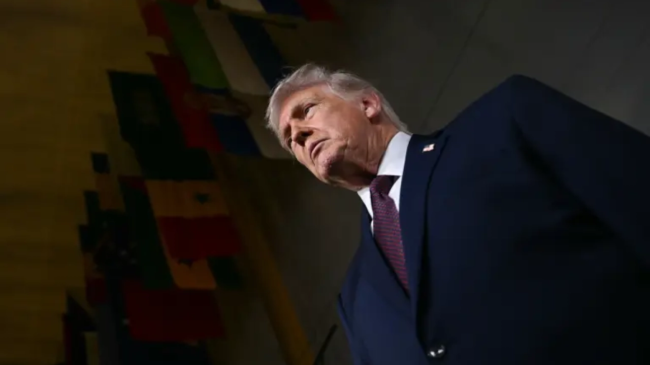 Trump pide a Irán su rendición incondicional en escalada del Medio Oriente