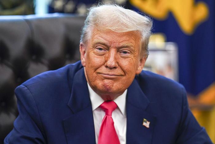 Trump sugiere que dejará expirar el T-MEC y buscará un nuevo acuerdo con México y Canadá