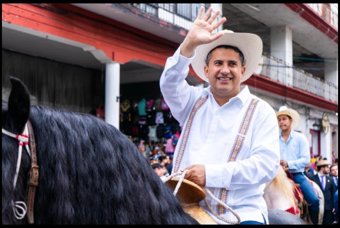 “Tu legado vivirá por siempre en tu pueblo”: Ayuntamiento de Uruapan exige justicia por la muerte de Carlos Manzo