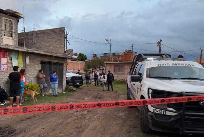 Ultiman a tres personas en una vivienda de la colonia Leandro Valle, en Morelia