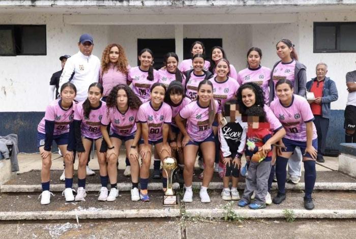 UMSNH se corona en el segundo lugar del Torneo de Verano de la Liga Municipal