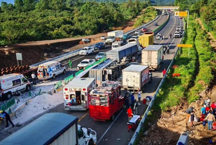 Un total de 16 lesionados dejó accidente reportado en la Siglo XXI