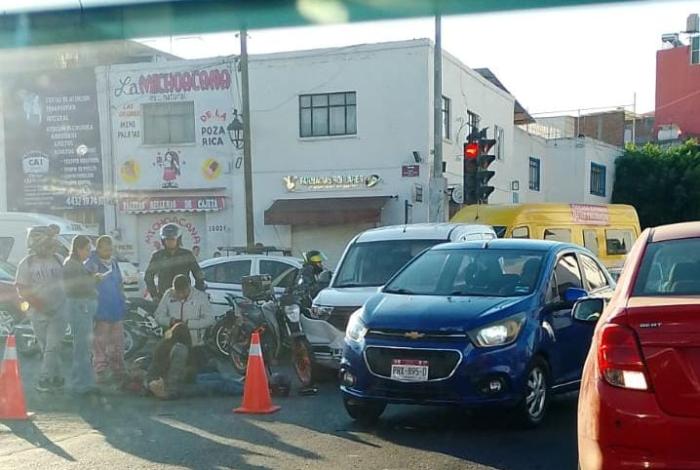 Una mujer y un menor de edad lesionados por accidente en Morelia