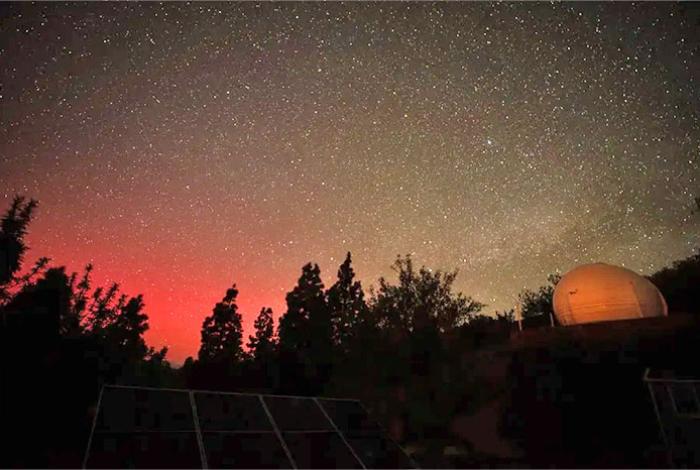 Una ‘severa’ tormenta solar golpea hoy el campo magnético de la Tierra
