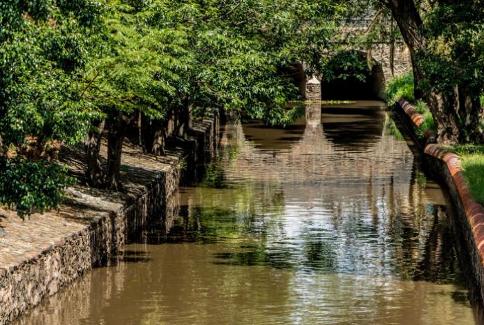 UNAM analiza el río Querétaro: Buscan bacterias resistentes a antibióticos y riesgos epidemiológicos