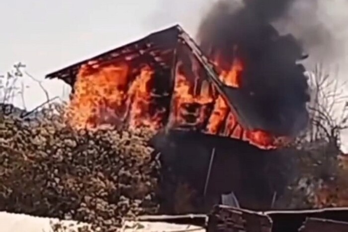 Uruapan: Incendio destruye casa de madera en La Pinerita