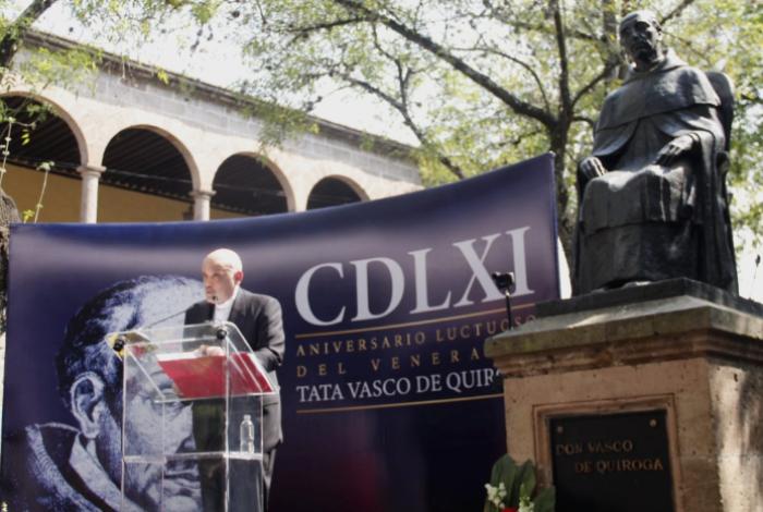 UVAQ rinde homenaje a Tata Vasco a 461 años de su muerte, con llamado a la paz y al respeto de los pueblos indígenas