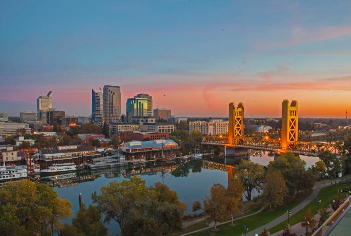 Va Morelia por hermanamiento con Sacramento, California