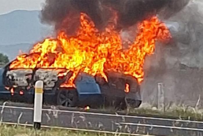 Vehículo quemado en la México-Guadalajara estaba abandonado