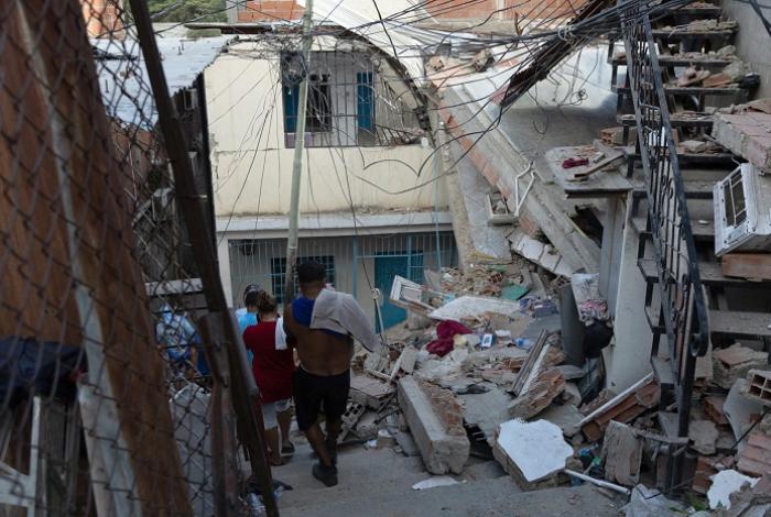 Venezuela refuerza búsqueda de sobrevivientes en el quinto día del doble terremoto