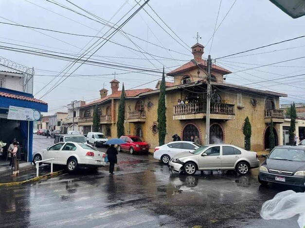 #Video | 2 autos protagonizan choque en la colonia Guadalupe Morelia