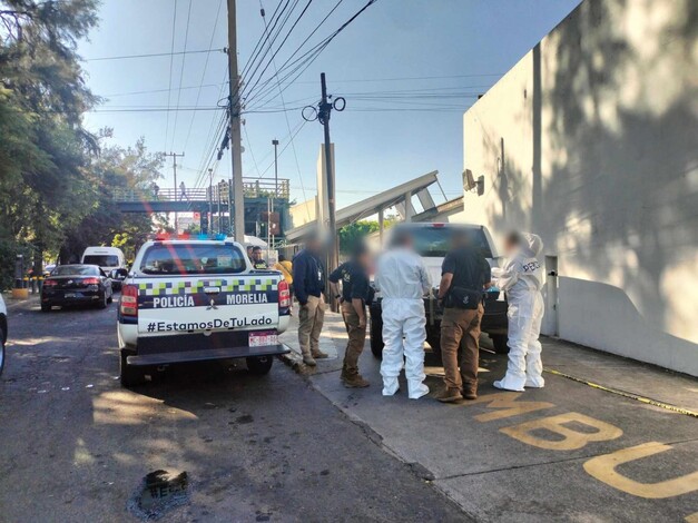 #Video | A plena luz del día, balean a 2 hombres en la colonia Camelinas de Morelia