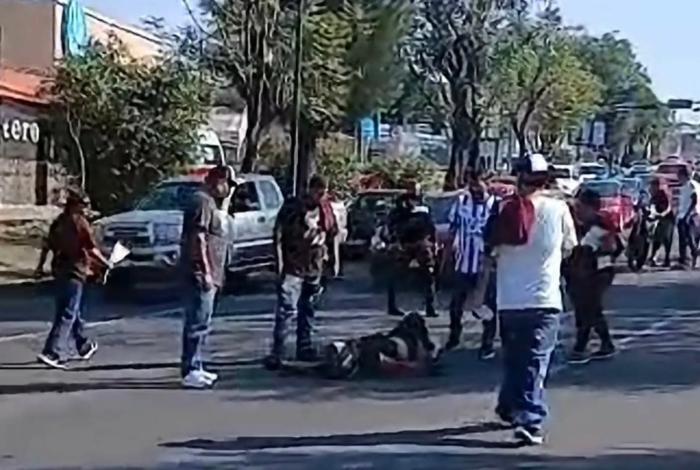 #Video | Adulta mayor es atropellada por motociclista frente al Palacio del Arte, Morelia