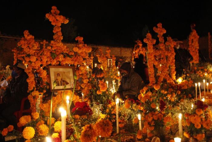 Video | Aquí la guía esencial para disfrutar la Noche de Muertos en Pátzcuaro y Tzintzuntzan