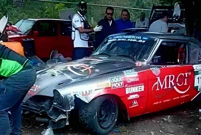 #Video | Auto participante en la Carrera Panamericana 2025 se accidenta en la Mil Cumbres