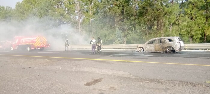 #Video | Camioneta se incendia por aparente falla mecánica en la Pátzcuaro – Morelia