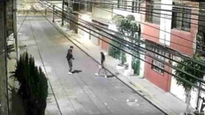 #Video: Captan agresión de un hombre a su pareja, no sería la primera vez: vecinos