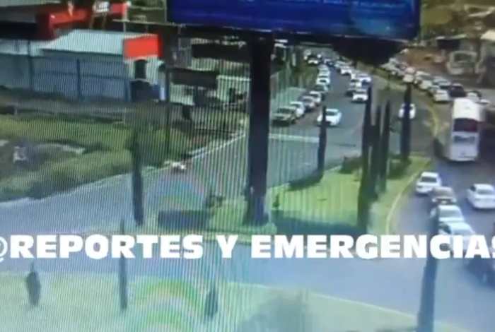 VIDEO: Choque de tren y autobús en Atlacomulco deja al menos 8 muertos
