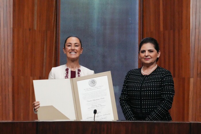 #Video | Claudia Sheinbaum recibe constancia de primera presidenta electa de México