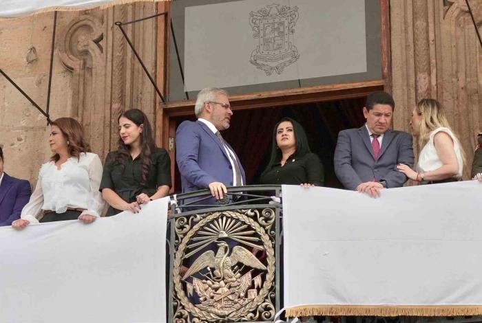 #Video | Con desfile presidido por Bedolla, miles de familias celebran el 215 Aniversario de la Independencia