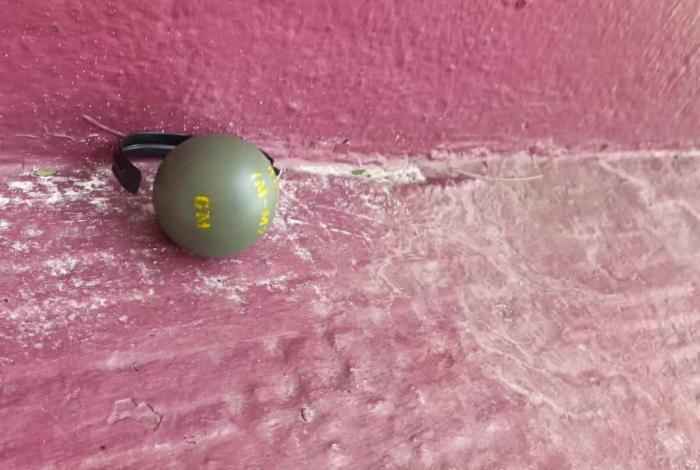 #Video | Dejan granada de mano afuera del INM en Morelia; el artefacto no estalló