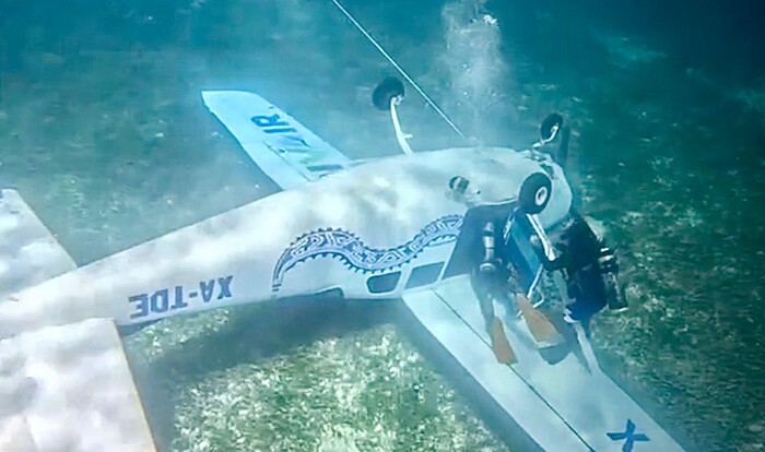 #Video | ¡Drama en el aire! Avioneta cae en el mar de Cozumel tras sufrir una falla en el motor