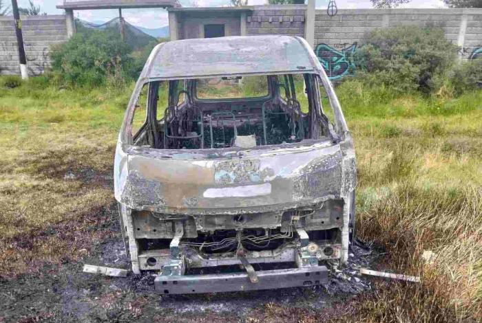 #Video | Grupo criminal provoca caos en la Erongarícuaro-Pátzcuaro con incendios de vehículos y bloqueos