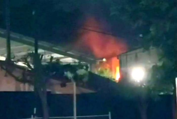 #Video | Incendio en el Infonavit Los Pochotes de Apatzingán deja un herido