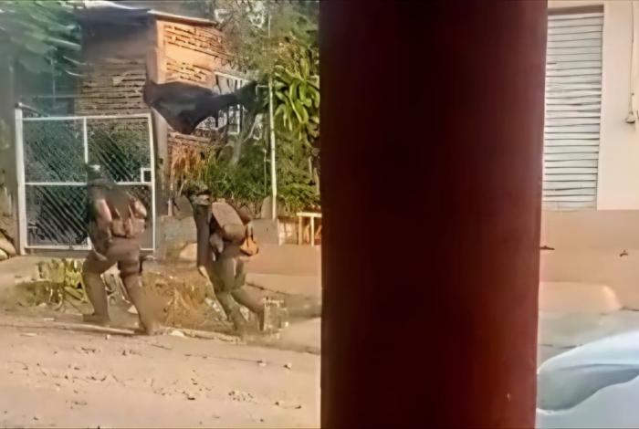 #Video | Intercambio de disparos entre grupos armados en los límites de Tepalcatepec y Jalisco