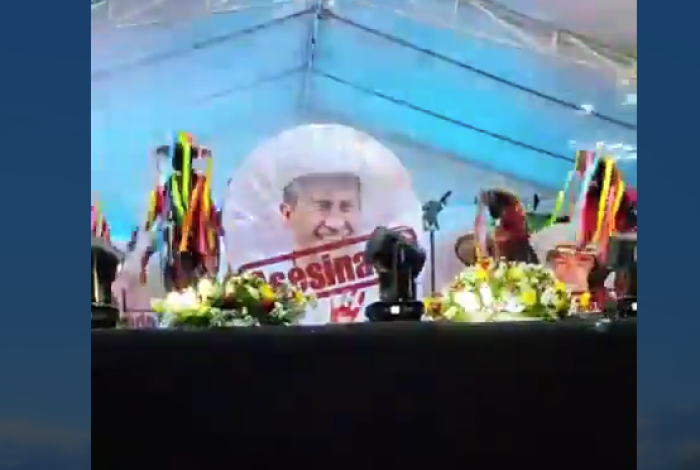 #Video | Jóvenes de Cobaem de Tepalcatepec, bailan encapuchados y simulan armas largas; todo era parte de un concurso sectorial