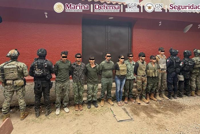 Video | Por lo menos 12 sicarios abatidos y 9 detenidos, el reporte tras fuerte operativo de la federación en Michoacán
